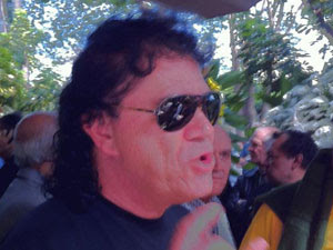 Cantor Mariano foi até o velório de Tinoco (Foto: Paulo Toledo Piza/G1)