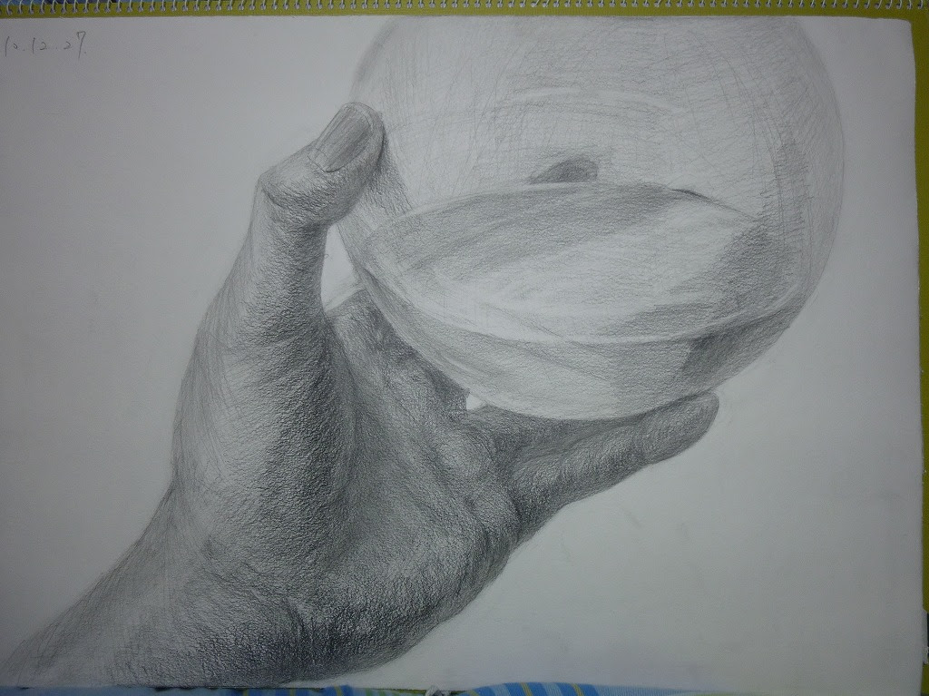 新 猫マツゲでいこう 鉛筆デッサン 手と透明球でデッサン