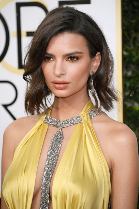  Emily Ratajkowski'-makeup-golden-globes-2017
