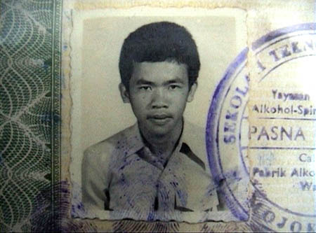 Mbah Surip pernah sekolah di Sekolah Teknik Mojokerto Jurusan Mesin tahun 1978.