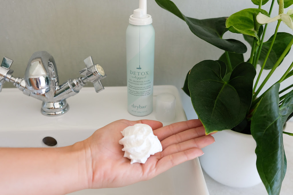 Using Whipped Dry Shampoo Foam 