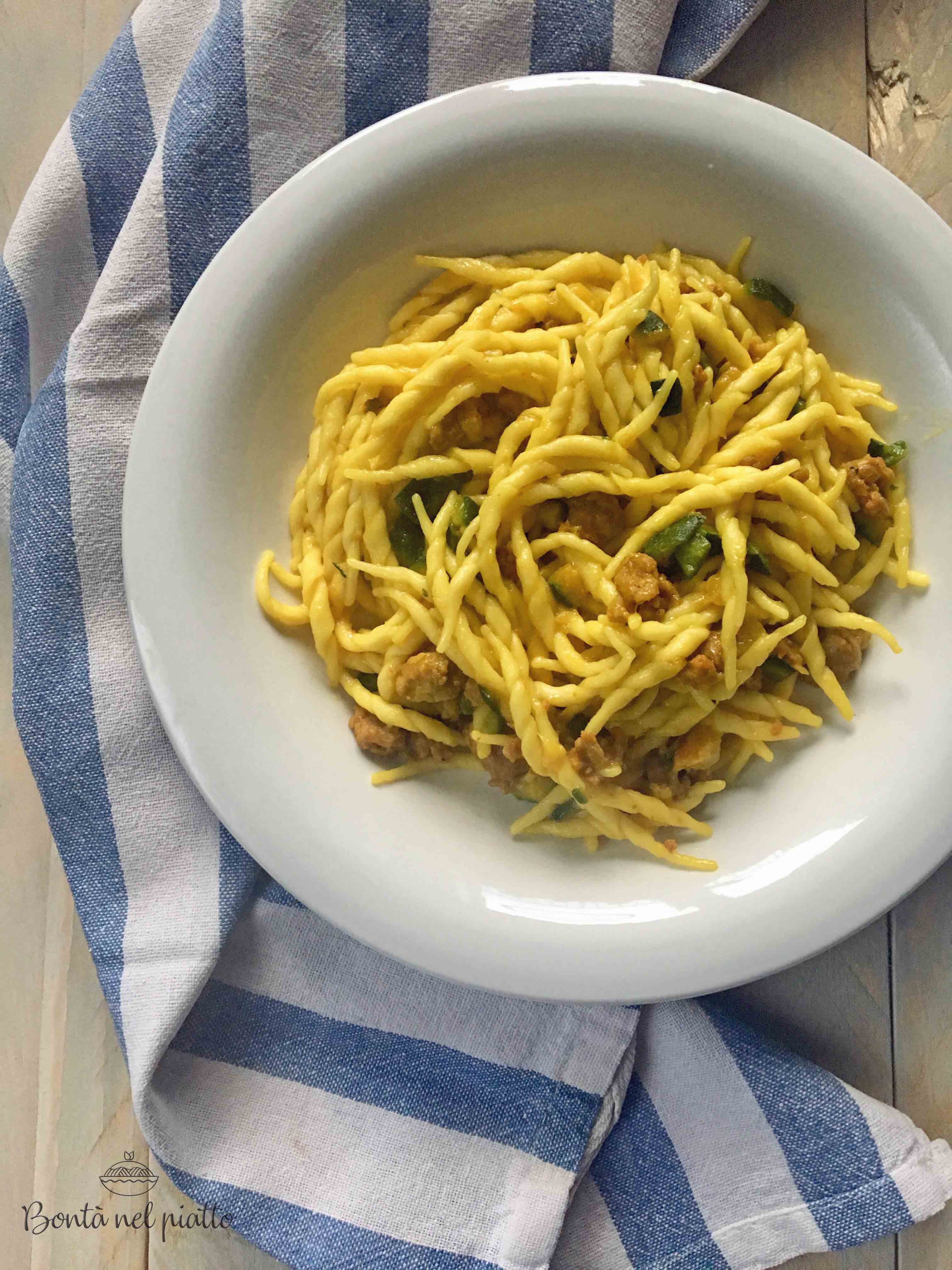 Trofie Con Zucchine Salsiccia E Zafferano