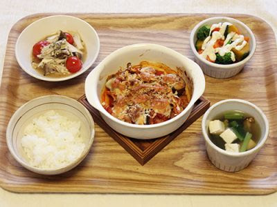 サバ水煮缶で骨ごとグラタン定食 レシピ 料理 タニタ社員食堂レシピ
