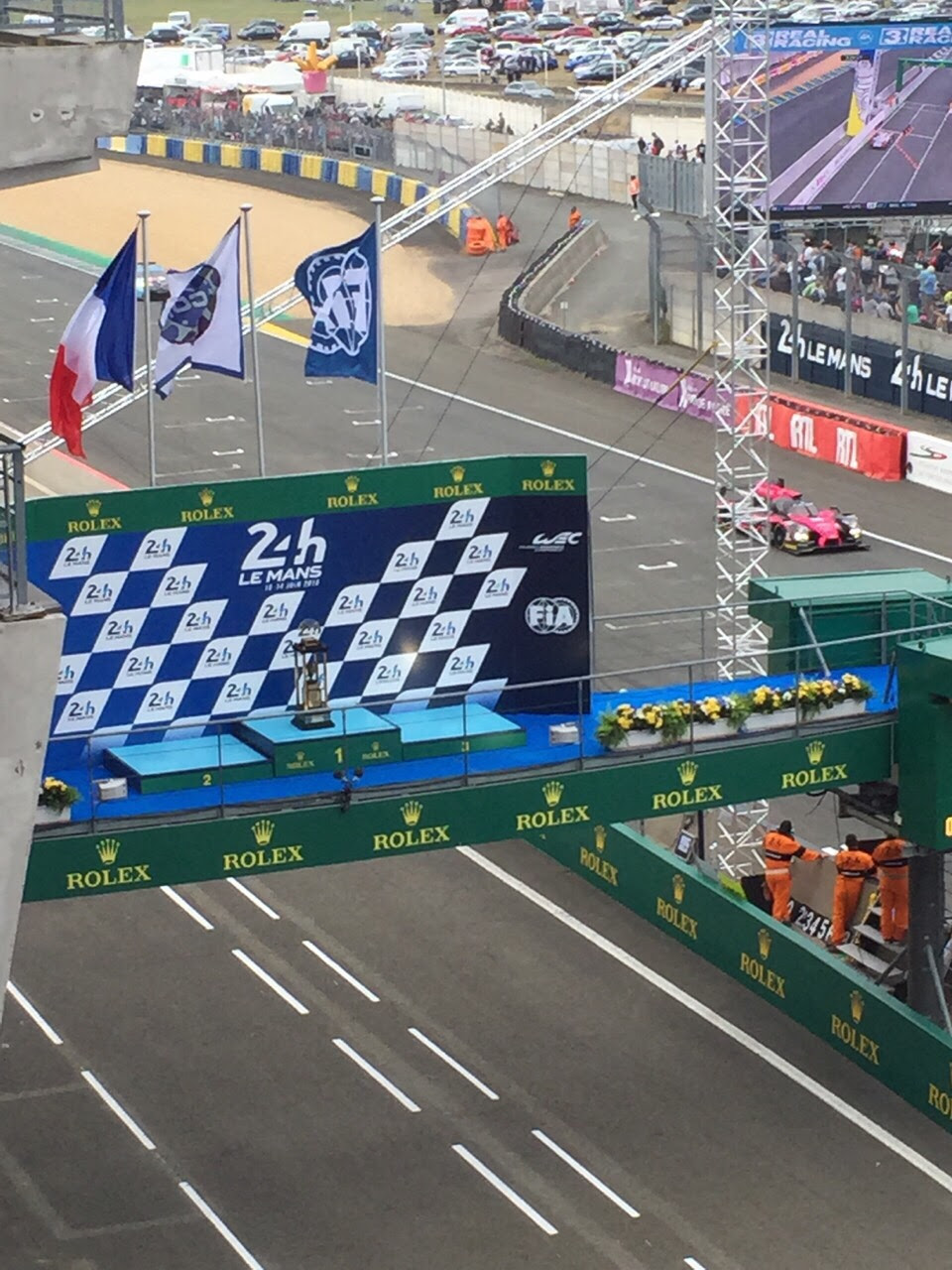 ルマン24時間レース 感動と熱狂のゴール風景他 ビンゴスポーツ 希少車 絶版車 高級車の販売 買取