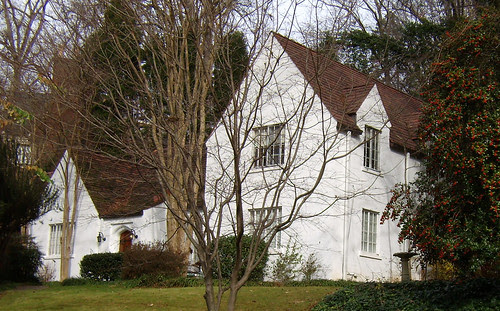 PC162263-2009-12-16-Druid-Hills-1929-French-White-Closeup