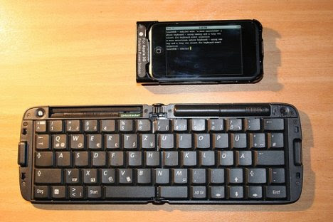DIY External iPhone Keyboard