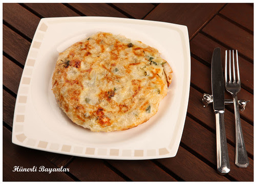 Baklava Yufkası ile Makarnalı Börek