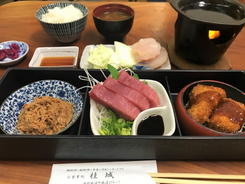 熊野三山のランチおすすめ 熊野古道沿いの名物グルメ紹介 まぐろ 黒飴ソフト が美味しい