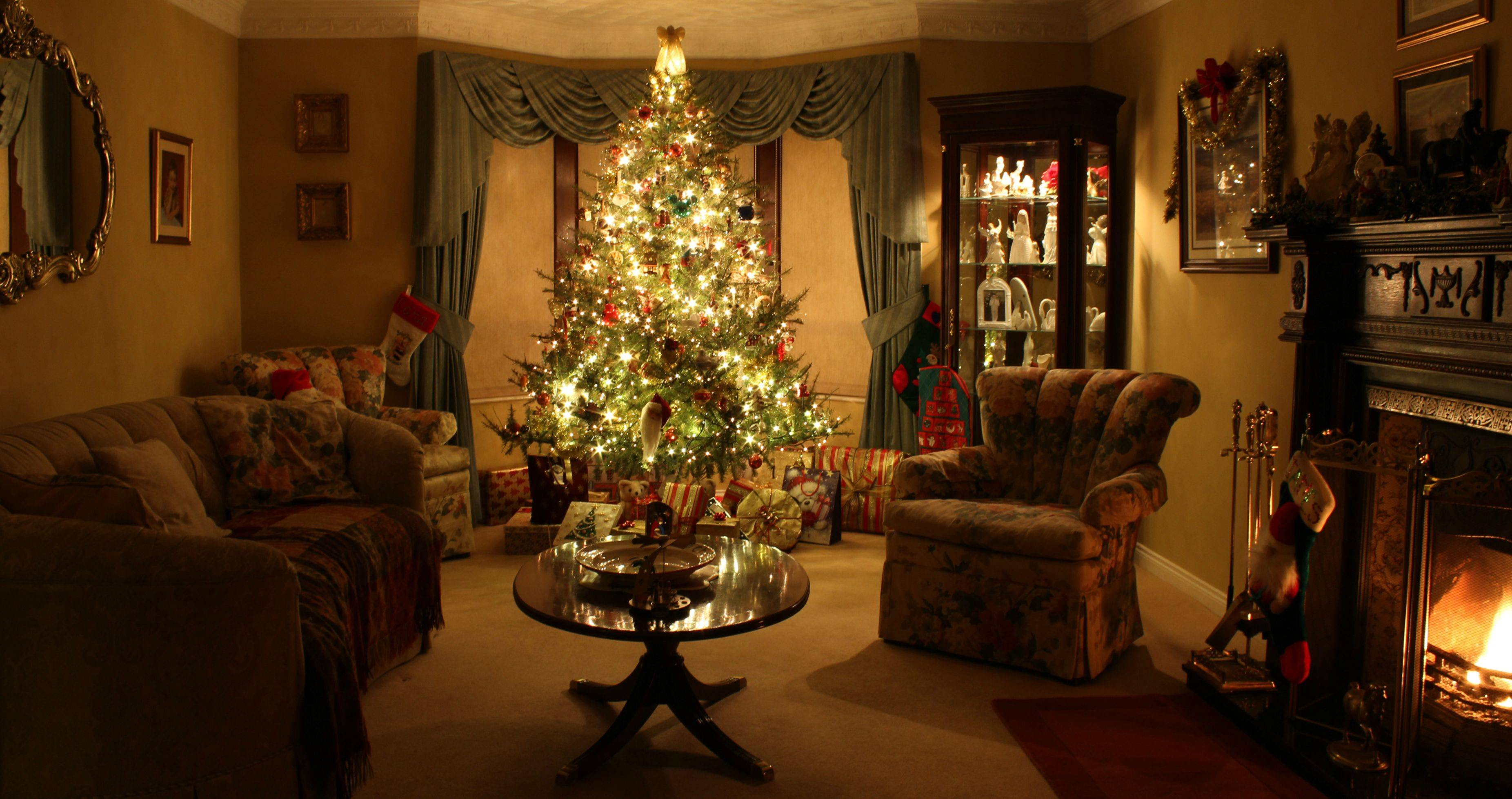 think my living room oozes Christmas If I say so myself.  i.imgur 