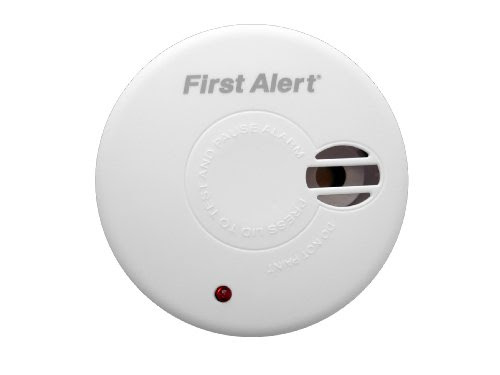 First Alert Pause Smoke Alarm With A 5-Year Guarantee