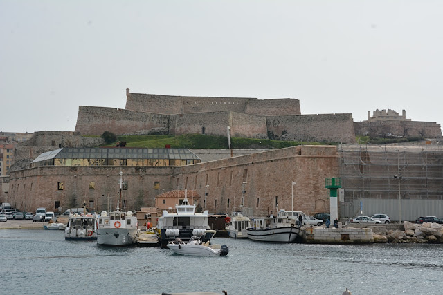 Vieux Port Marseille fort