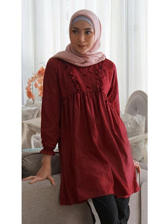 Inspirasi Baju Muslim Bernuansa Merah Untuk Menceriakan Bulan