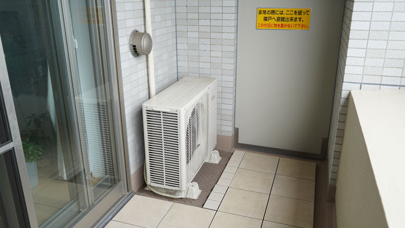 Diy エアコンの室外機カバーを自作 3ldk 75平米 築15年のマンションをフルリノベーションした家族のブログ