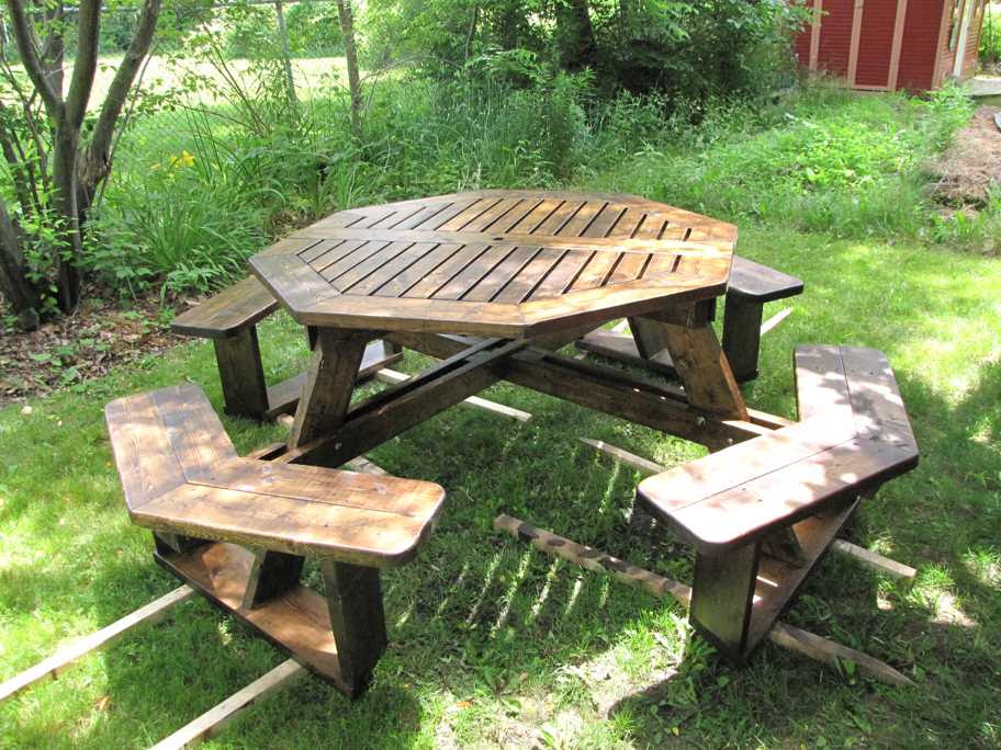 The Perfect Picnic Table - Awaiting delivery to a customer in Fort 
