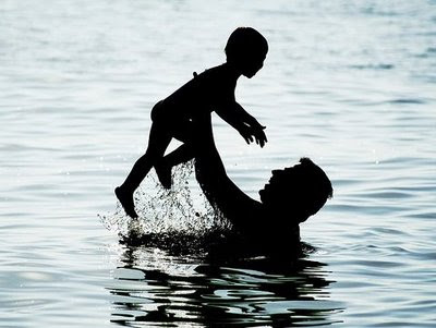 http://bambang-gene.blogspot.com/2011/06/42-fakta-nyata-tentang-ayah.html