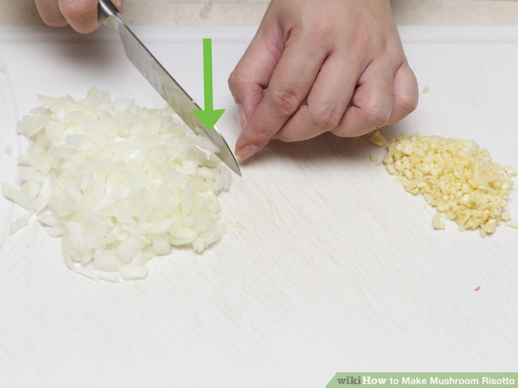 Make Mushroom Risotto Step 2 Version 3.jpg