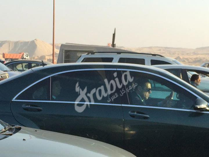 صور : لأول مرة الرئيس المصرى عالق فى الازدحامات المرورية