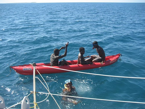 hull cleaning crew Nosy Lava