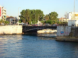 English: The moving (retractable) bridge (old ...