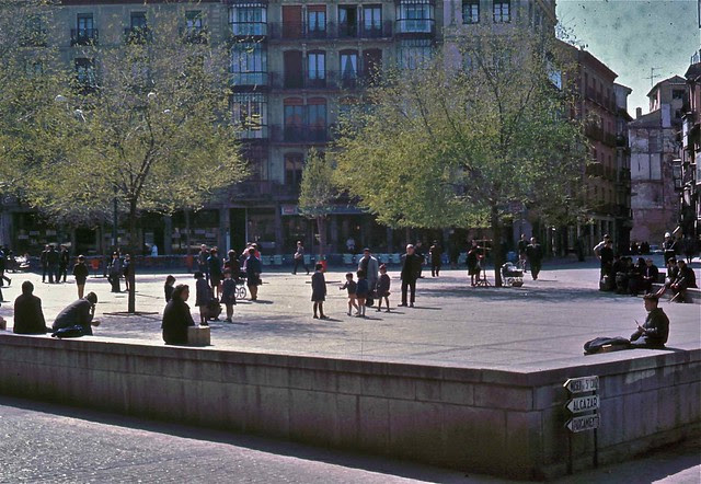 Plaza de Zocodover en Toledo hacia 1967. Fotografía de John Fyfe