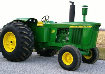 1967 John Deere 5020 - TractorShed.com