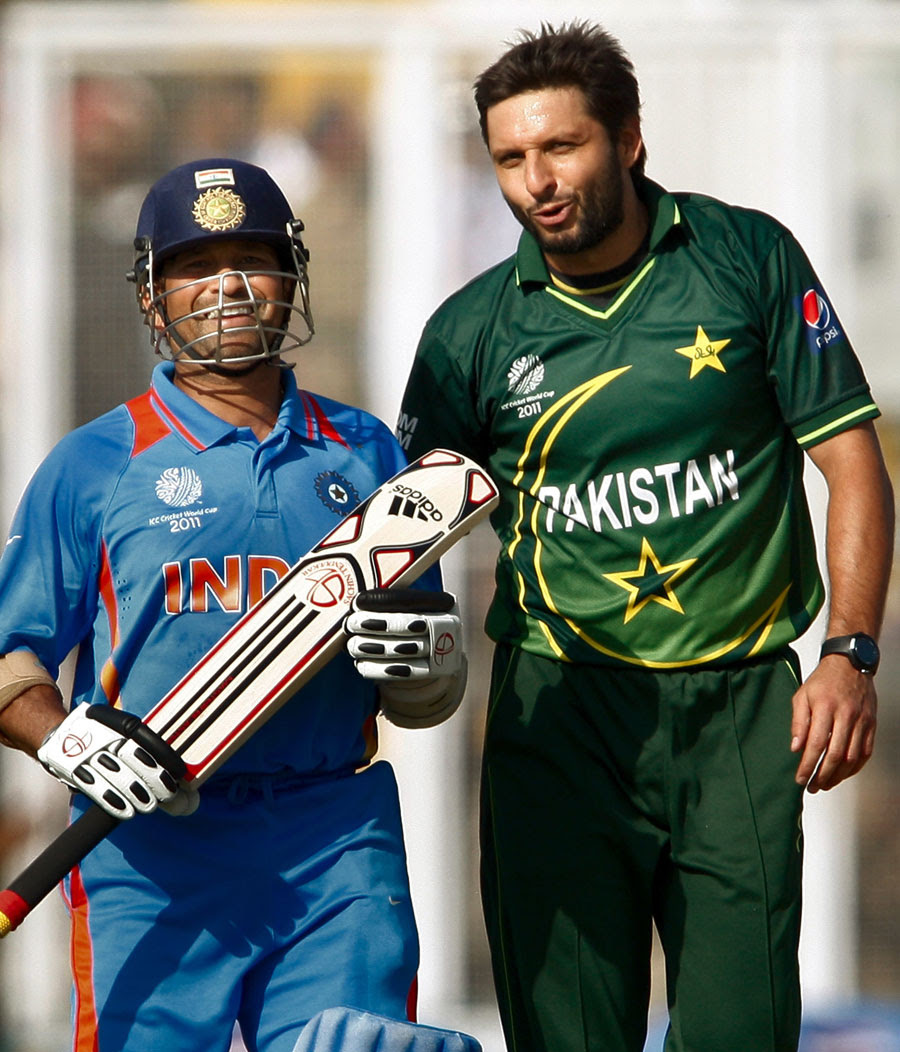 Shahid Afridi and Sachin Tendulkar share a laugh