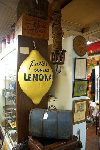 MonmouthAntiqueShoppes_LemonadeSign