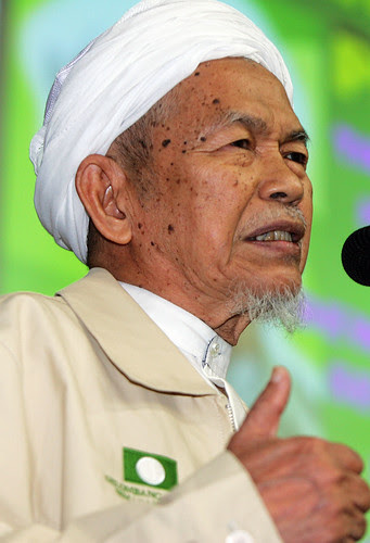 Tuan Guru Nik Abdul Aziz