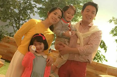 Foto: Asyiknya, So Eul dan Da Eul bermain salju bersama Lee Bum Soo http://ift.tt/20kt43r - Berita Terkini "Superman is Back" Terbaru Hari Ini -So Eul dan Da Eul kembali menunjukkan kelucuan mereka di "Superman is Back". Kali ini ditemani sang ayah Lee Bum Soo, So Eul dan Da Eul bermain salju di luar ruangan. 