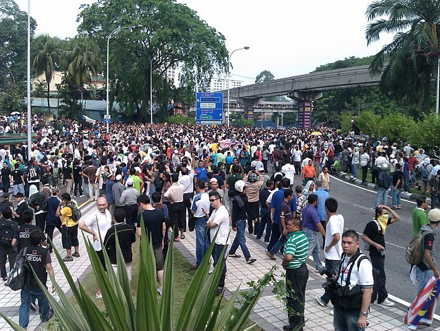 http://profhariz.com/wp-content/uploads/2011/07/Gambar-Bersih-2.0-1-a.jpg