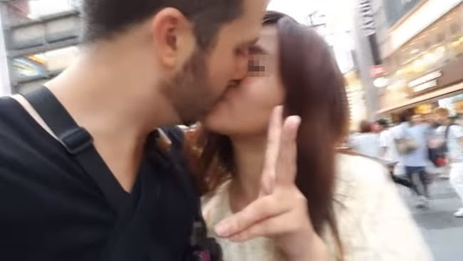 ひでぇ 外国人が 日本人女を釣る方法 という動画を公開 マジで美人がホイホイ釣られてキスしまくり 入れ食い状態だと話題に ｐｓ速報いろいろゲーム情報