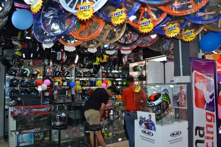 kedai aksesori motor shah alam