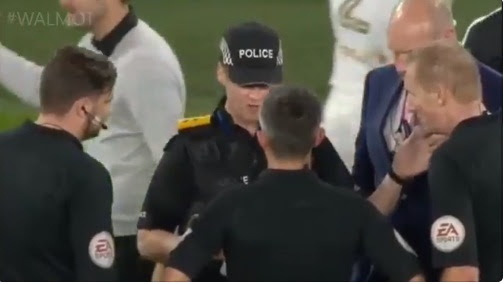  Polisi Ikut Menentukan Keputusan Wasit di Lapangan