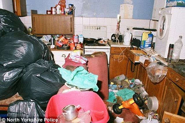 Life in a "hell hole" (4 pics)