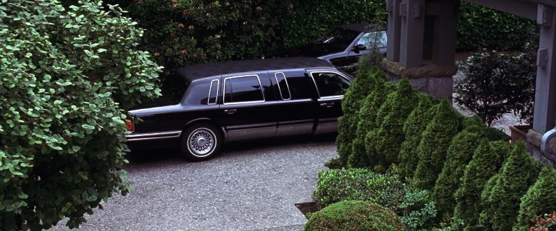 Lincoln lincoln town car limousine 9 posti patente b by. IMCDb.org: 1990 Lincoln Town Car Stretched Limousine in ...