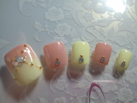 イエロー ピンク グラデーションネイル フット Chilchilのnail日記