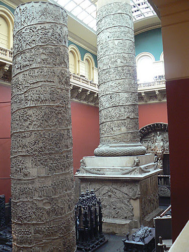 colonnes V&A.jpg