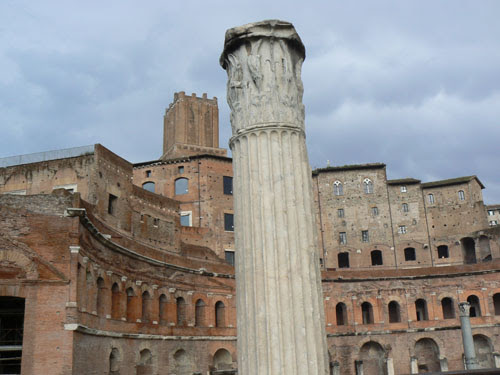 colonne et forum de trajan.jpg