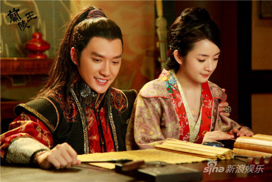 雪舞与四爷看书