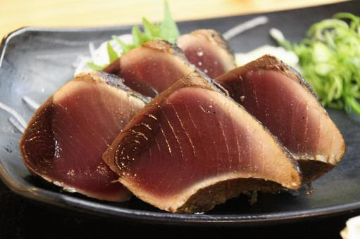 カツオが腐るとどうなる 黒く変色 ぬるぬる ねっとり 賞味期限 保存方法 見分け方 お役立ち 季節の耳より情報局