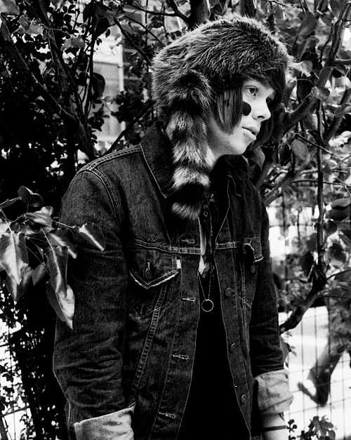 caliente, los tatuajes, b & w, beanie
