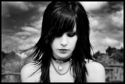 EMO girl hairstyles in 2009 have been completely transformed.