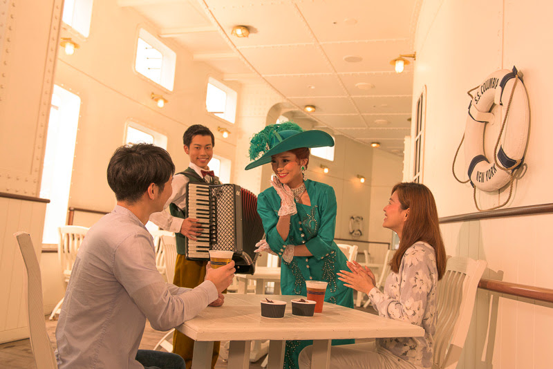 東京ディズニーシー 開催中の ディズニー サマーフェスティバル にビールやビアカクテルを楽しめるテラス席登場 爽やかな風を感じながら大人な時間を過ごせる トラベル Watch