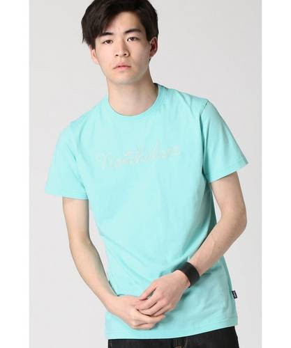 水色の丸首tシャツのメンズコーディネート 着こなし