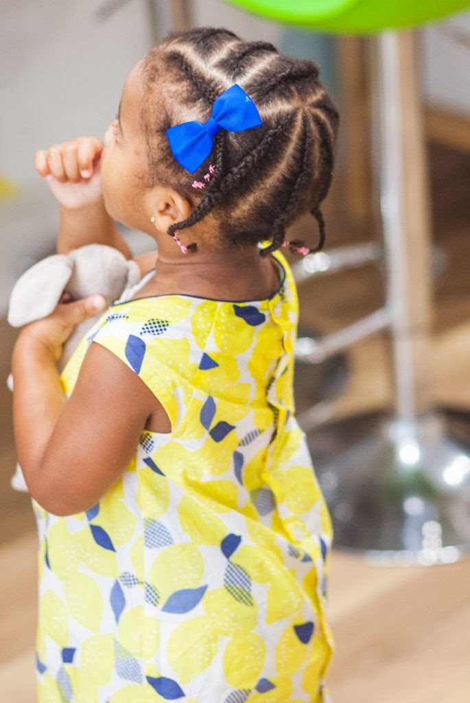 Chez Hoji Salon De Coiffure Pour Enfants Aux Cheveux Boucles Frises Et Crepus Maman De Metisses