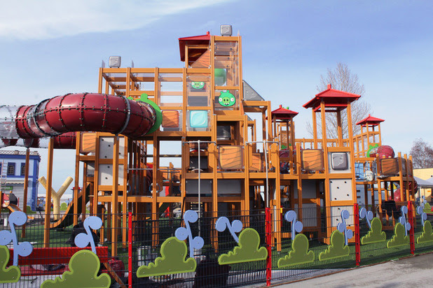 http://i2.cdnds.net/12/18/618x412/gaming_angry_birds_theme_park_6.jpg