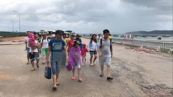 Cô Tô đã chỉ đạo các đơn vị kinh doanh nhà nghỉ bố trí chỗ ở ổn định, an toàn cho du khách. (Nguồn: TTXVN)