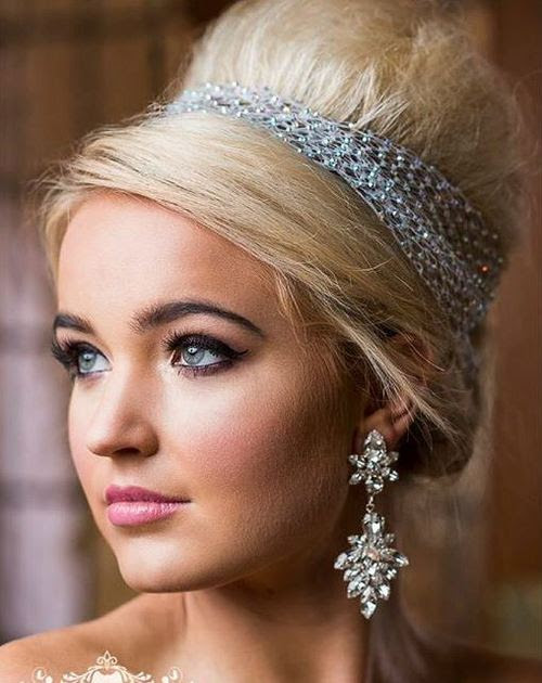 blonde beehive with a messy texture