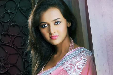 Karan's family all claimed that teja is … Tejasswi Prakash Wallpapers - Wallpaper Cave