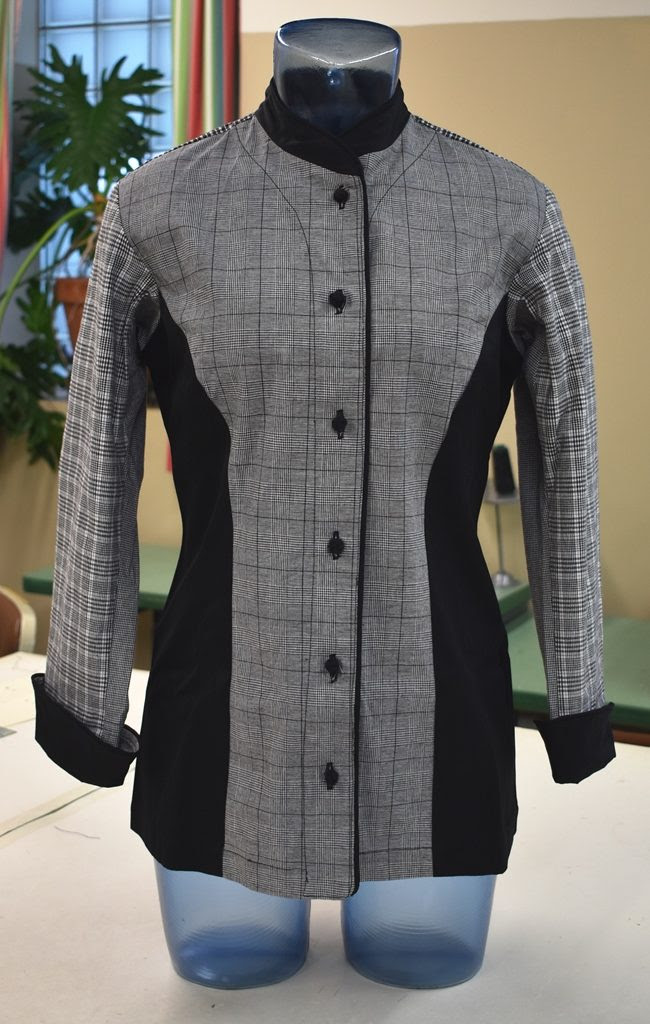 Since 1989 Crooked Brook has designed and manufactured chef coats and aprons for the world’s most recognized chefs. All Crooked Brook branded garments and accessories are made to order in the USA, and can be personalized with your choice of fabric, pockets, buttons, piping and embroidery.